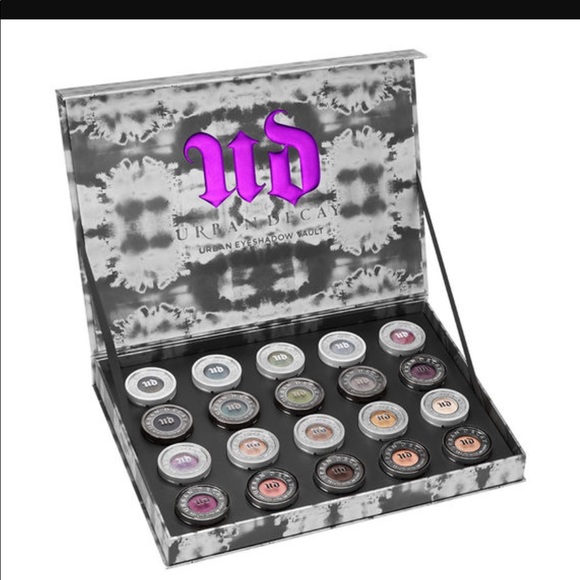 🔥Last One Urban Decay Eyeshadow Vault NEW - Picture 3 of 4